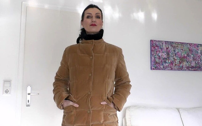 Lady Victoria Valente: Jacket Velvet Down saya