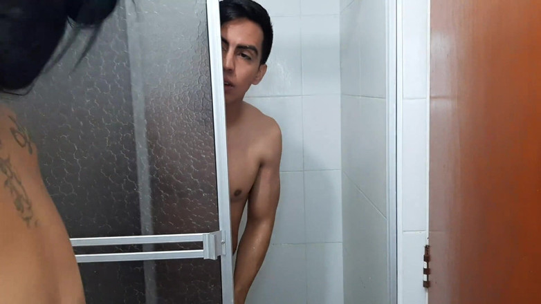 Aly: Ich liebe es, wenn meine stiefschwester in der dusche so...