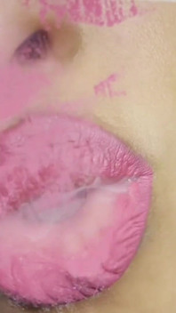 Pink Foxx całuje
