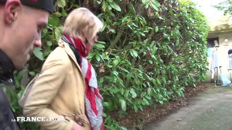 La France a Poil: Gorgeous busty blonde milf deeply sodomized