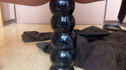 Claudia Macc: Dildo hitam