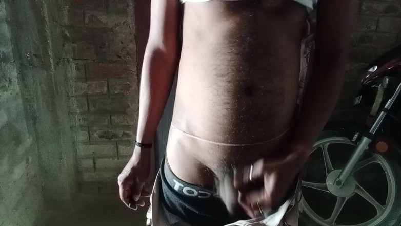 Tuloo_Ki_sali: Musterbatiyon - Un băiat indian își scutură pula