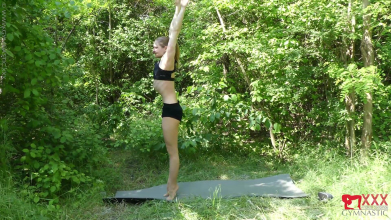 Gymnastic: Ballerina in the forest
