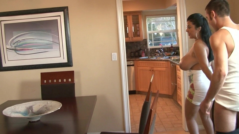 Big Boobs 6 Fucker: बड़े स्तनों वाली चोदने लायक मम्मी mayhem 2