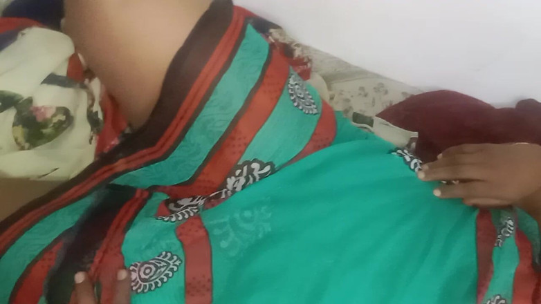 Santhi89: Tamil matrigna tradisce scopando con il marito e il capo