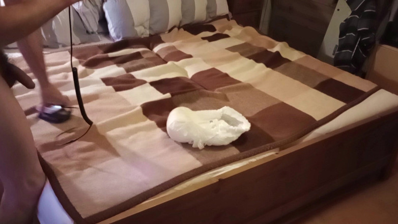 Mark Hannes: Masturbacja garbu łóżka