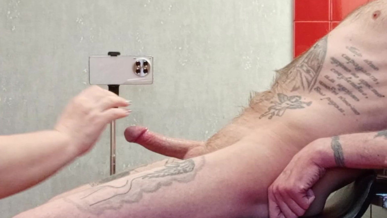 Zona901: Sedím na židli a můj soused mi dává hluboké kouření před...