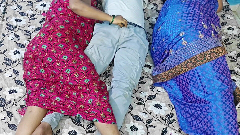 RoyToy: Figliastro condivide un letto con la sua matrigna indiana e...