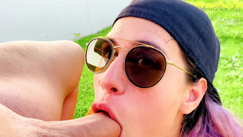 April BigAss: Hráčská dívka je ošukaná do krku, kundička a polyká mrdku...