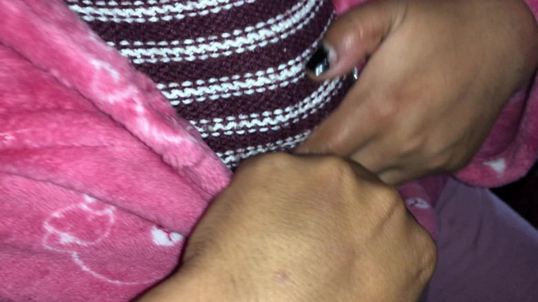 Lustybaby605: Deslizó mi polla en su coño