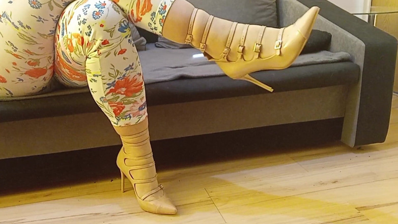 High Heels Kingdom: Transvestiert in sexy nackten spitzen zehen, strappy high heels