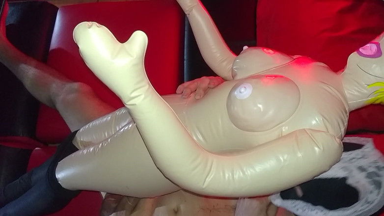 RedBlack: Volevo infilare il mio cazzo nel suo caldo anale. Lei...