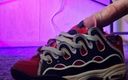 Sneakersmax98: Гра з кросівками Osiris і камшот всередину