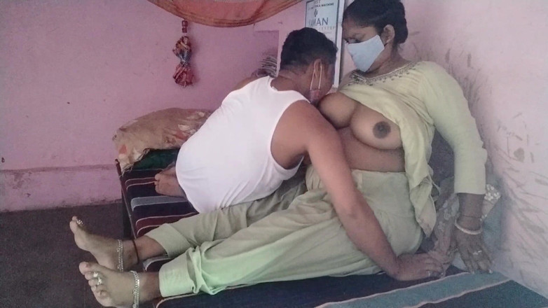 Yourgeeta8899: Am dus-o pe mama vitregă la Oyo și am futut-o tare