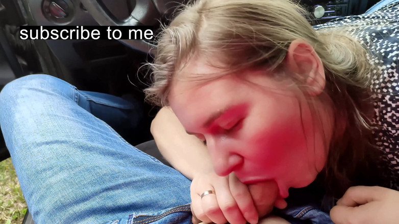 Godsgifts1: 차에서 의붓아버지에게 첫 오럴을 주는 배다른 여동생 POV