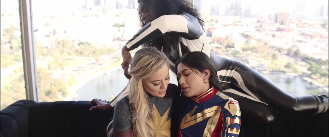 Cosplayground: スーパーヒーロー3P