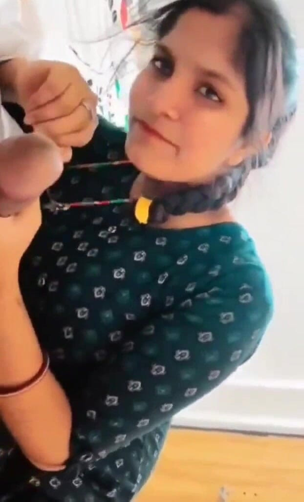 Romanticouple143: O cunhado começa a foder depois de fazê-la chupar seu...