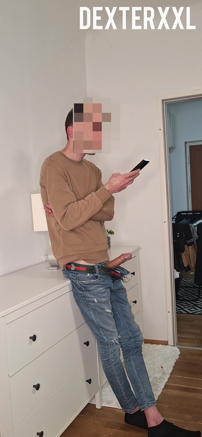 Dexterxxlfun: 大きなチンコ、セクシーで痩せた男。継父のぽっちゃりアスに誘惑される