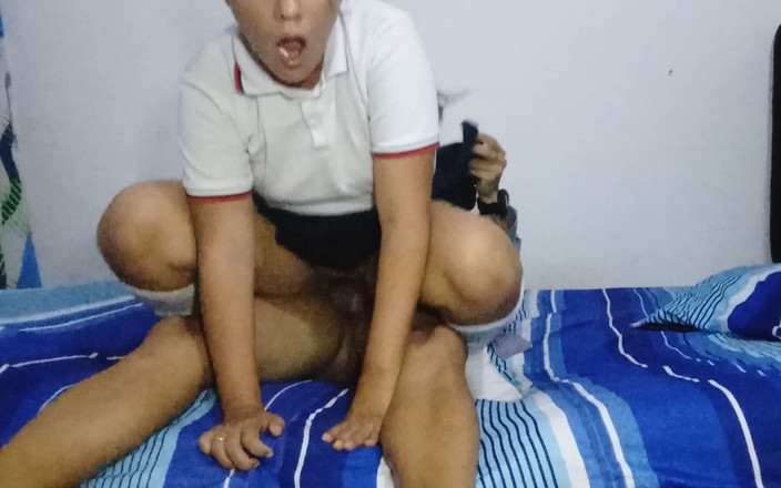 Kanu Eel: Minha enteada me dá sua buceta em troca de seu...