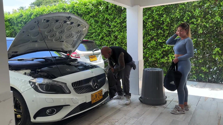 FelipeSkullX: Horny Colombian Sucks the Mechanic's Cock and Fucks Him