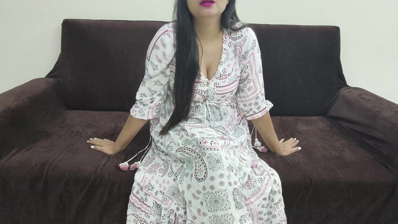 Saarabhabhi6: Cambia vestiti di fronte al cognato che sta guardando il...