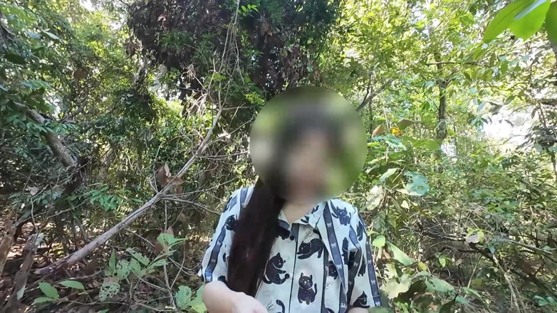 RealThaiSolo: Linda chica tailandesa jactando pero empujando el dolor de masturbación...