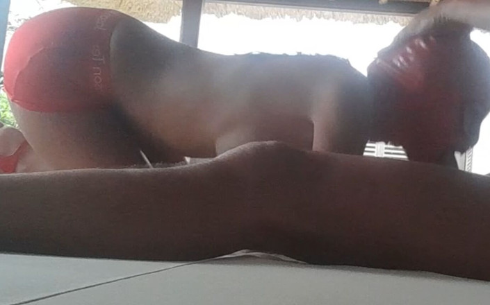 LauraOnHeels: Tutkuyla yarak emerken yüksek topuklu ayakkabılar, mikro etek ve güzel...