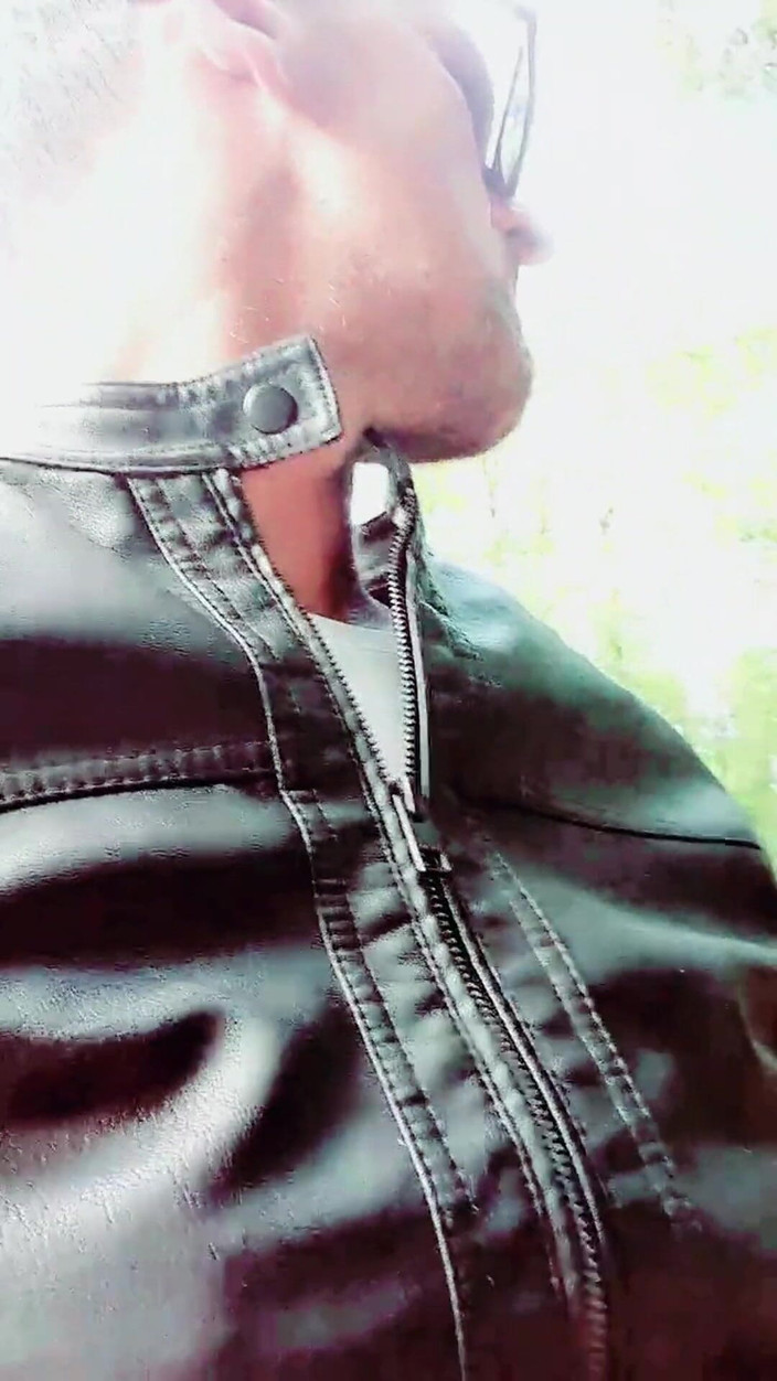 Slutboyben: Il ragazzo in cam4 sexy da crociera nel parcheggio b321...