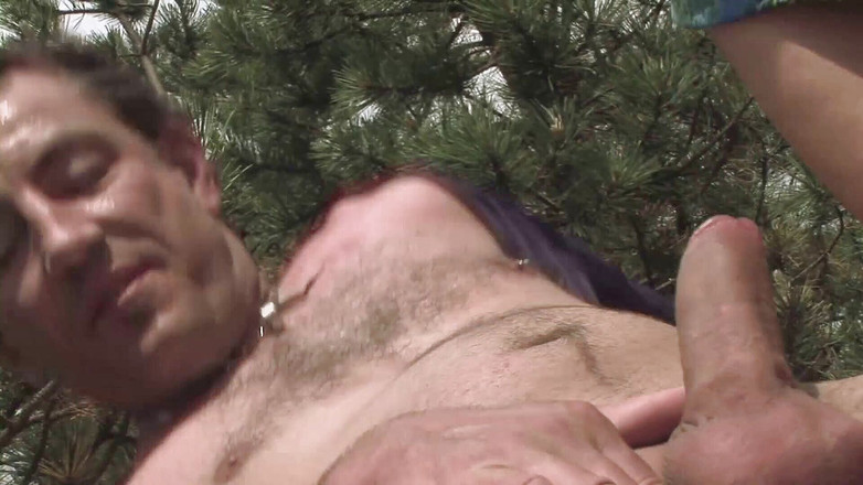 Mature Climax - 100% Mature Videos: Verführerische oma fickt draußen