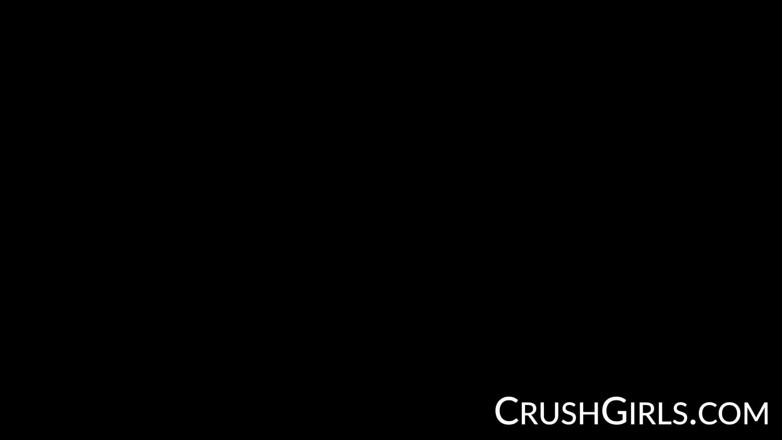 Crush Girls: Busty pornstar Romi Rain gets throat fucked