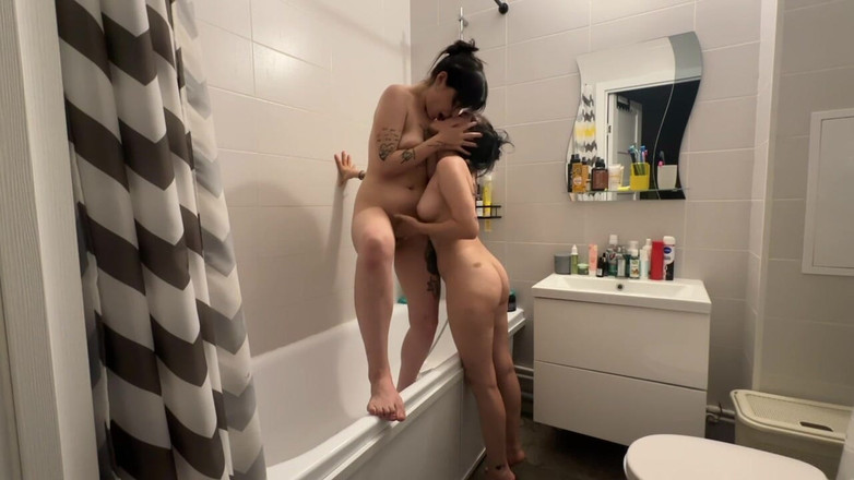 LuchCrush: Chytil jsi mě v koupelně