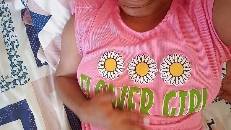 PATY PATY: Soție!! Își bagă degetele în vagin și primește lapte cremos în timp ce îl așteaptă...