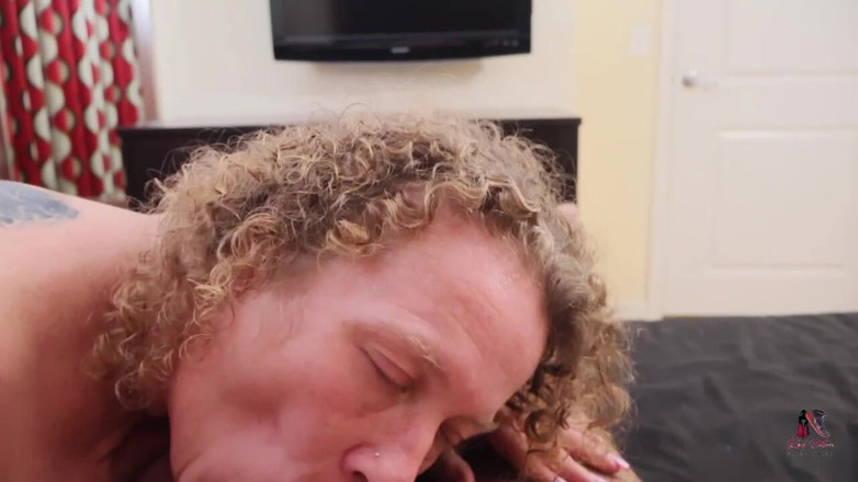 Reds BBW Hotties: MILF Får Lite Pojkvän Kuk POV
