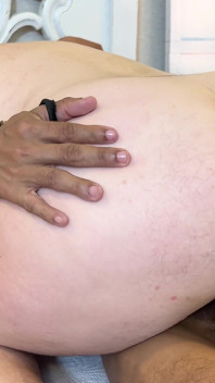 두구멍 삽입 중 후장과 보지에 사정하는 금발 밀프