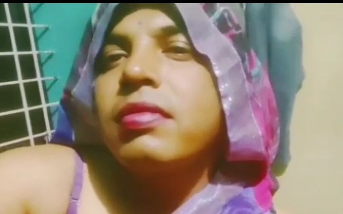 Sonu sissy: Sexy sonusissy saree navel hits