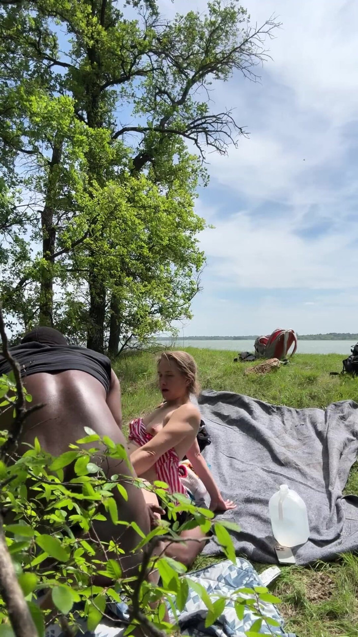 Jackrackemxxx: Dietro le quinte - MILF e 2 bbc doppio anale picnic