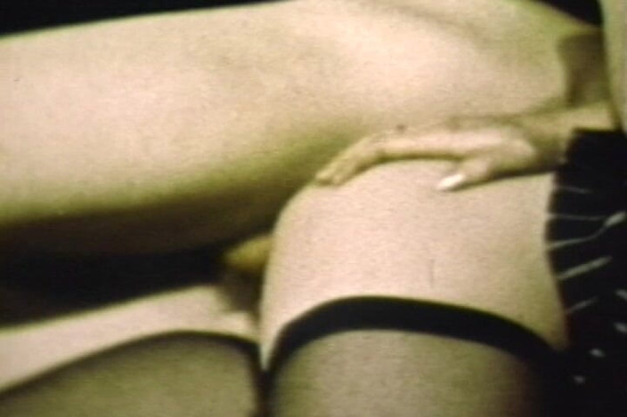 Lovers Of Vintage: Tragadoras de leche tetonas drenan sementales en orgía retro de 9...