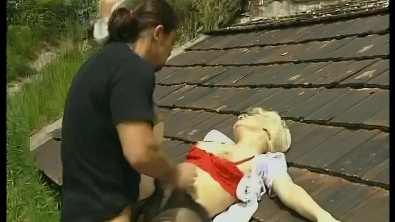 Milfed retro: Venkovní divoký sex