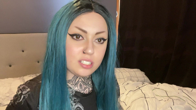 Miss Valentina: Zakar kecil dalam penamparan kesucian joi