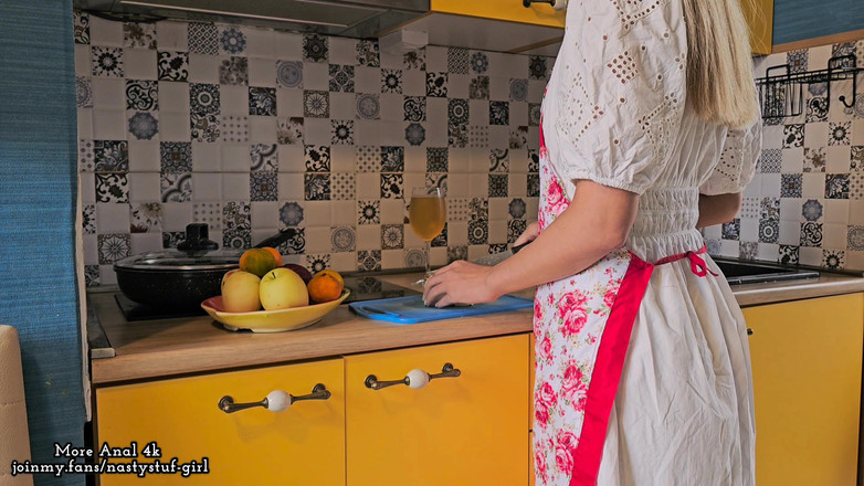 Nastystuf Girl: Amateur-heimporno. Heiße asiatische hausfrau liebt ficken in der küche