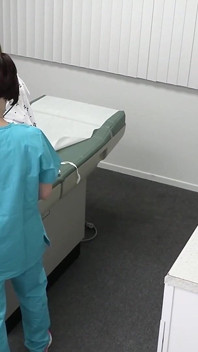 Dokter mesum ini dikasih pelajaran seks kasar sama gadis remaja mesum yang lagi asik ngentot kontol sampai wajahnya dicrot sperma hangat