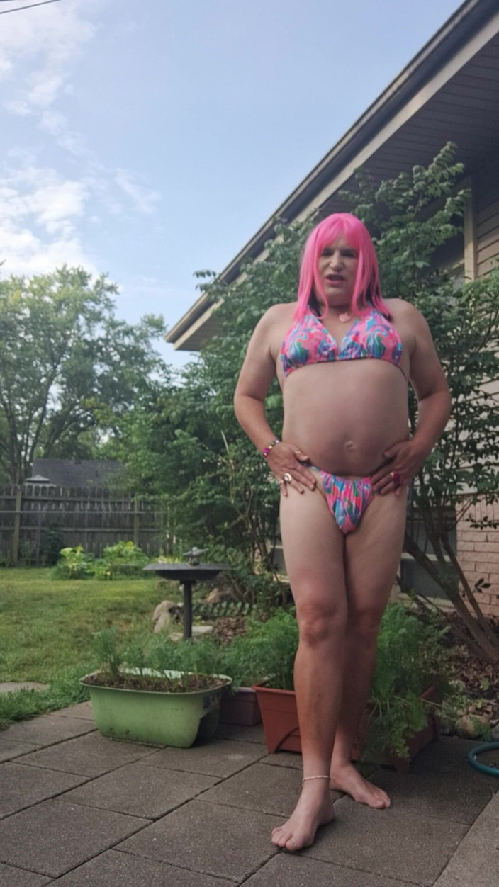 Victoria Lecherri: My New Pink Plug!
