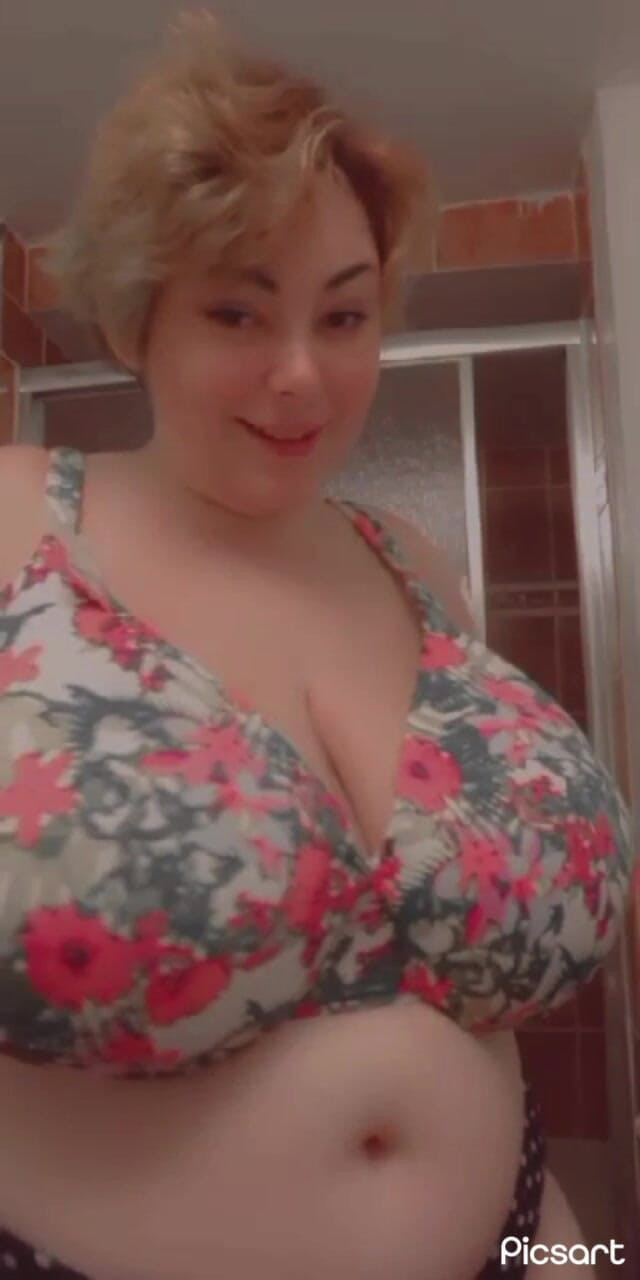 Mushroombitchx: 새로운 브래지어 시도