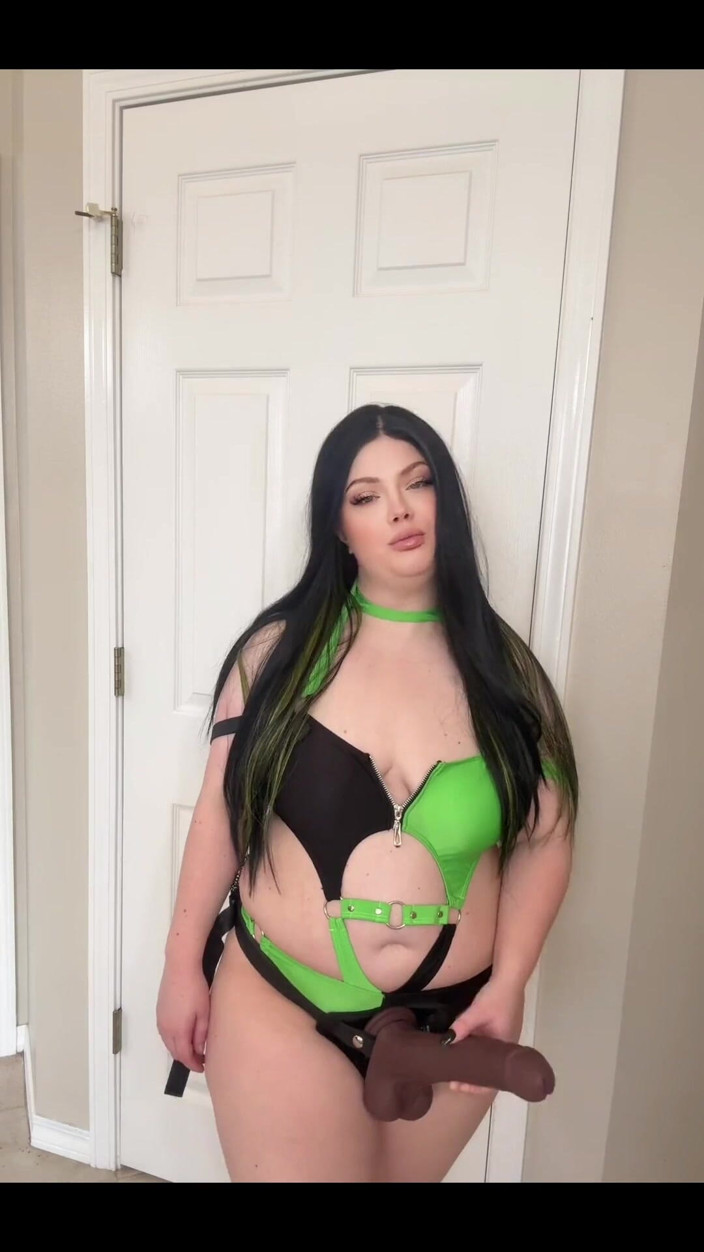 Dirtysecret: Femdom Strap on