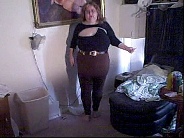 BBW nurse Vicki adventures with friends: Hemşire Vicki eşyalarını sikiyor!