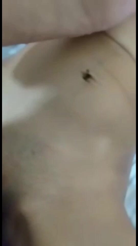 Desiwifeswap: Un mari baise sa femme avec sa demi-sœur