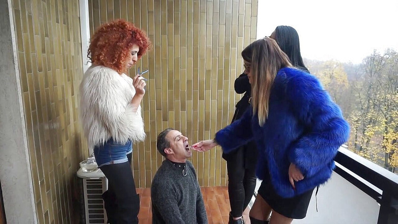 Lady Mesmeratrix Official: Tři femdom holky kouří a používají ho jako popelník