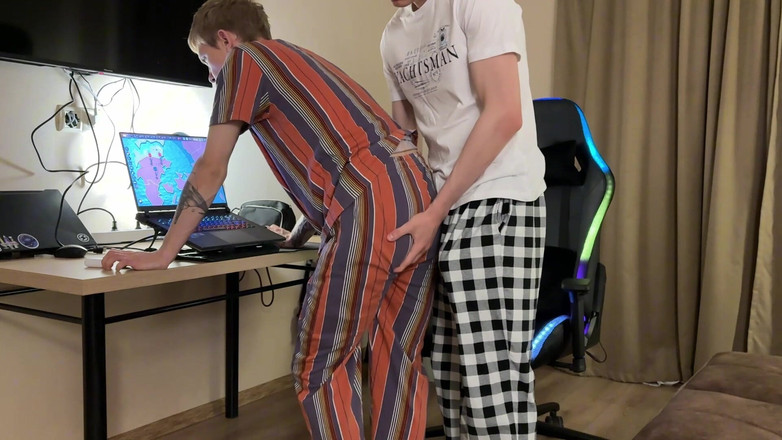 Ethan Lestray: Ho distratto il ragazzo dal gioco, ho dato al ragazzo...