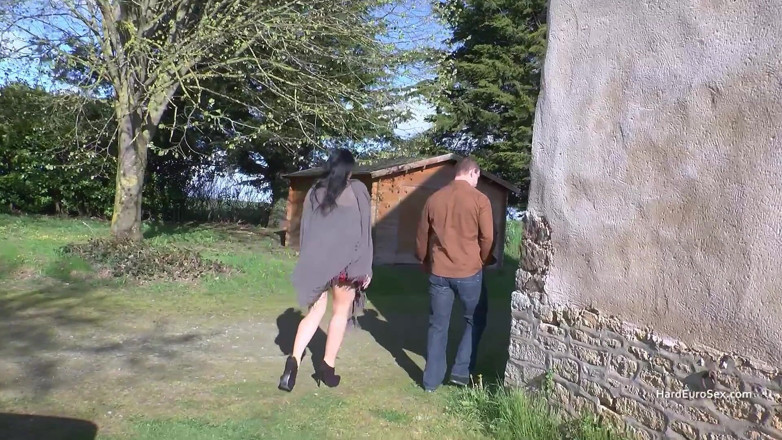 Hard Euro sex: Threesome anal brunettes