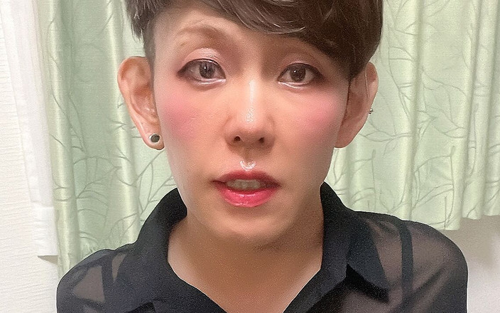 Serina SissyBitch: Serina má na sobě průhledné oblečení pro kancelářskou dámu 01